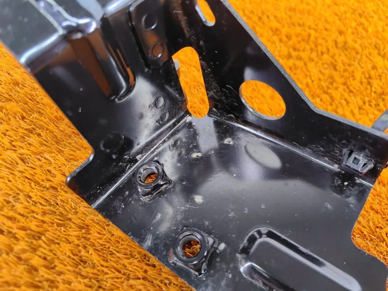 Кронштейн АКБ