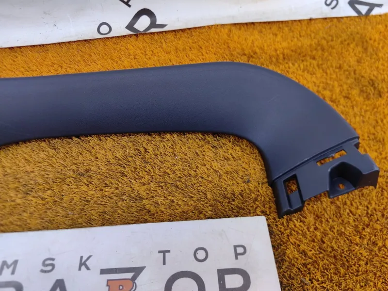 Обшивка двери багажника