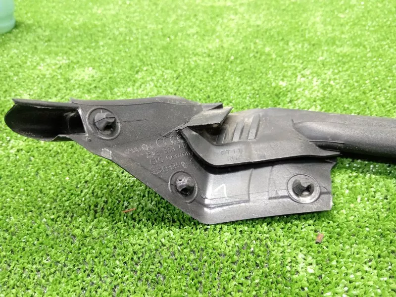 Уплотнитель стекла двери