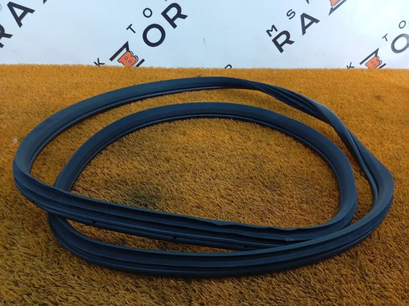 Уплотнитель проема двери