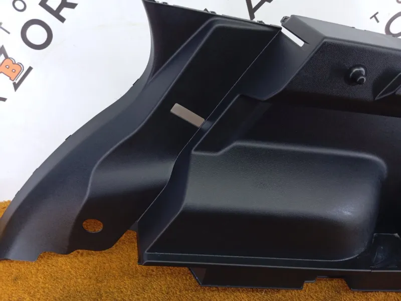 Обшивка багажника