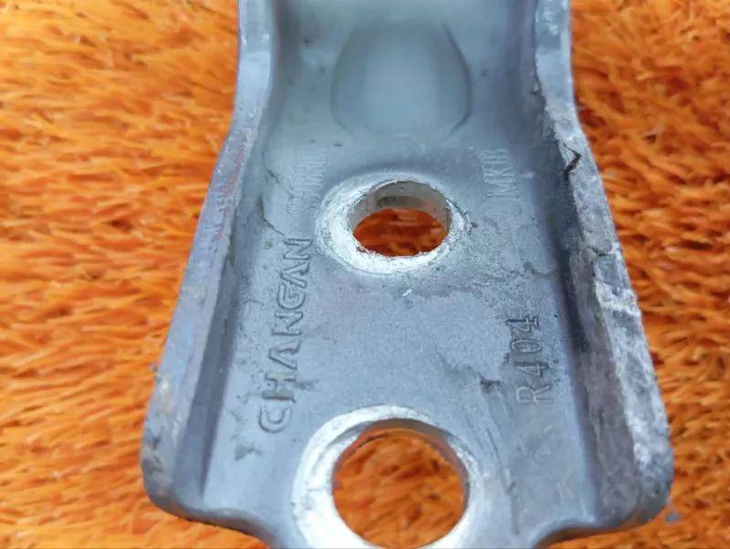 Петля двери Changan CS55 Plus 2024 6206040MK03 JL473ZQ7, передняя левая