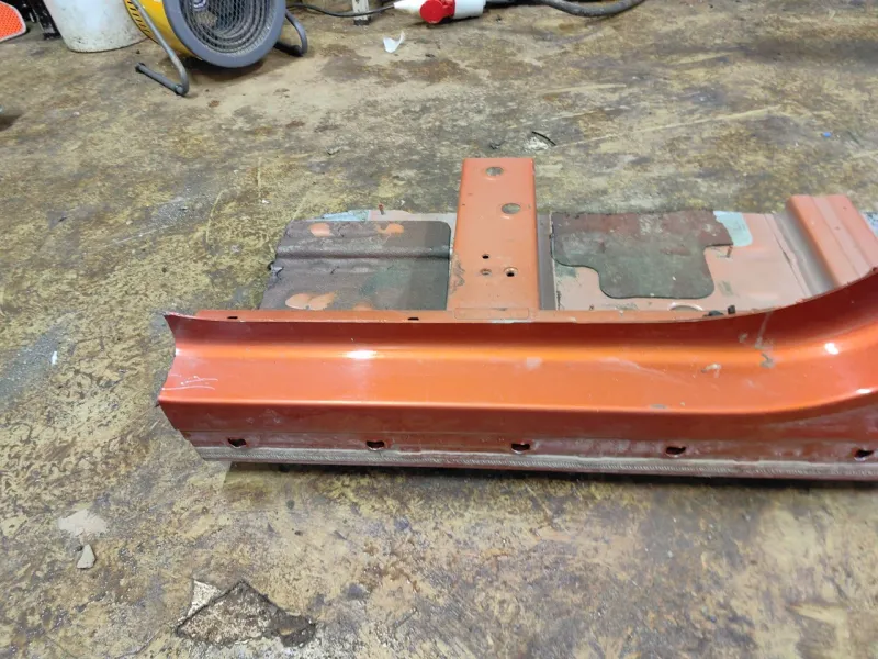 Порог с центральной стойкой