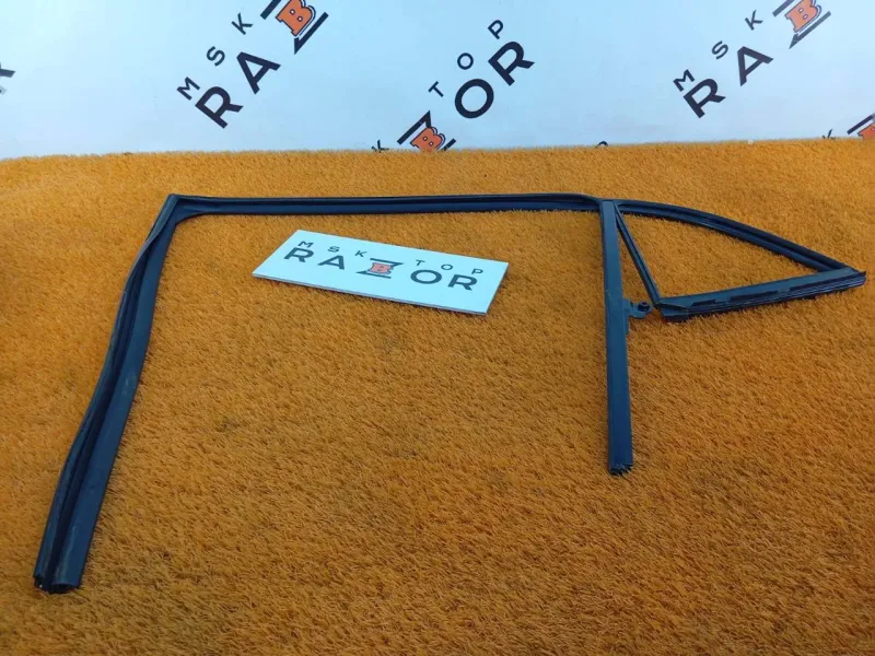 Уплотнитель стекла двери