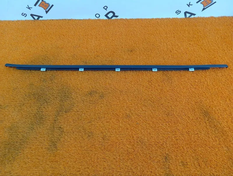 Уплотнитель стекла двери