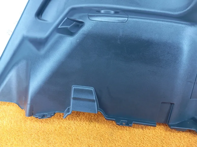 Обшивка багажника