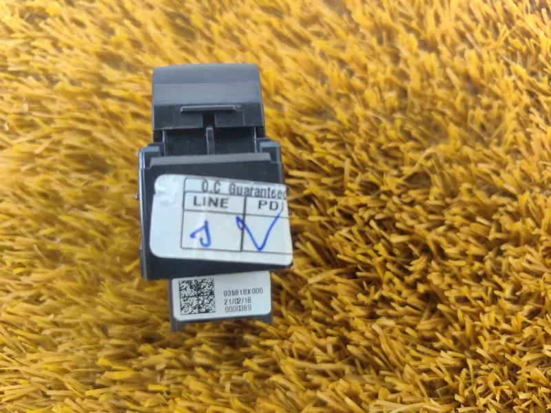 Кнопка стеклоподъемника