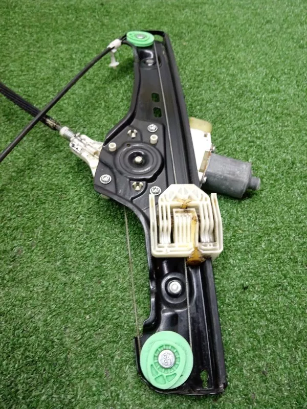 Стеклоподъемник BMW 3-Series 2005 51337140587 E90, передний правый