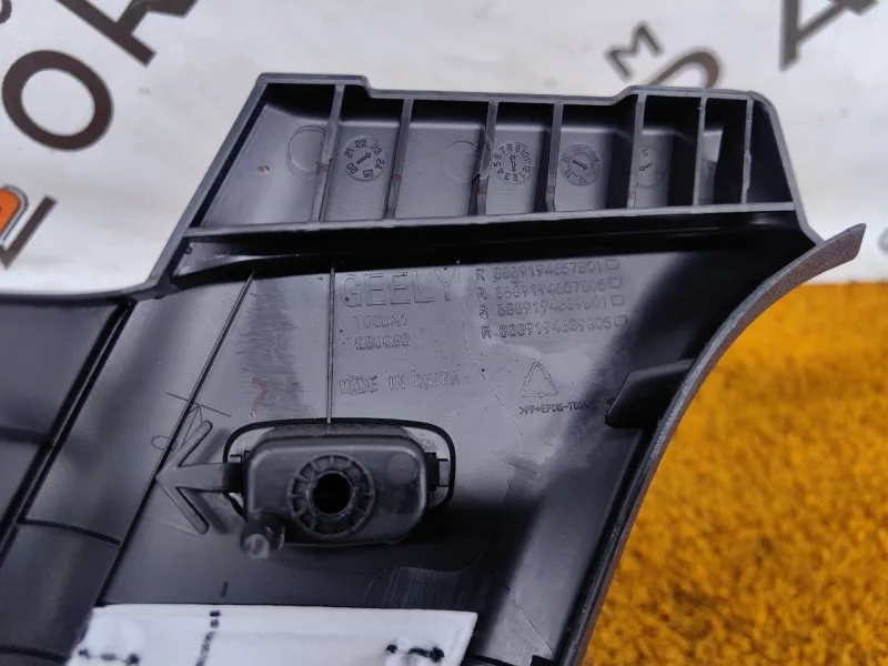 Накладка на стойку кузова