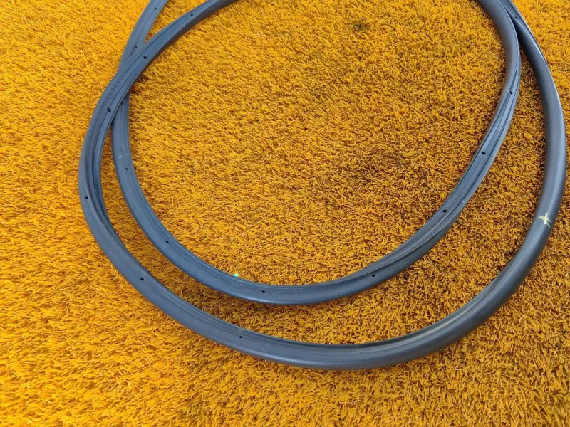 Уплотнитель двери