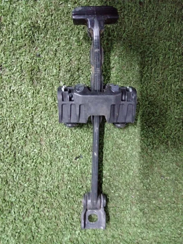 Ограничитель двери