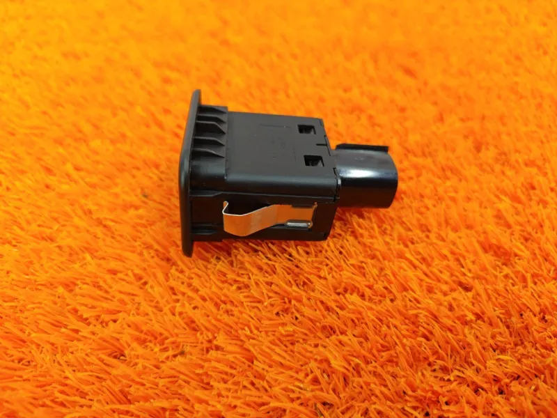 Кнопка багажника