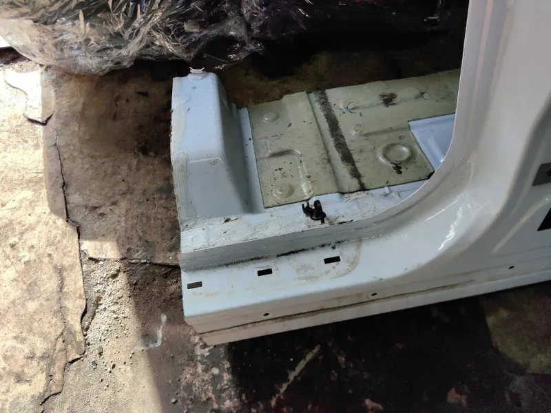 Порог с центральной стойкой