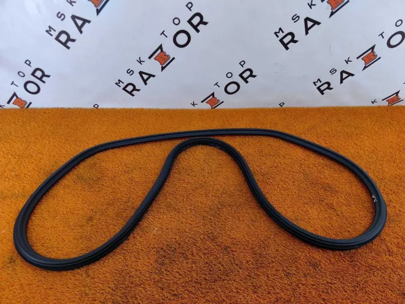 Уплотнитель проема двери