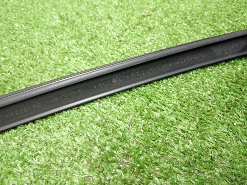 Уплотнитель стекла двери