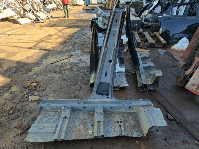 Порог с центральной стойкой