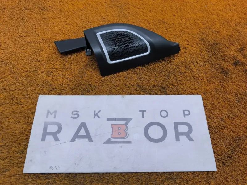 Уголок двери