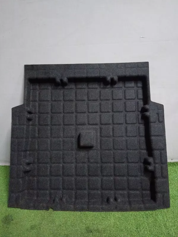 Пол багажника