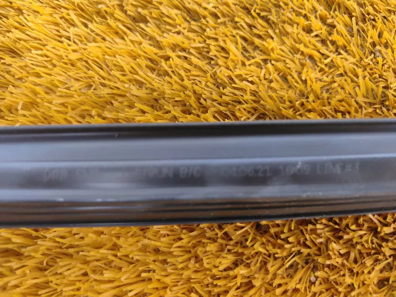 Уплотнитель стекла двери