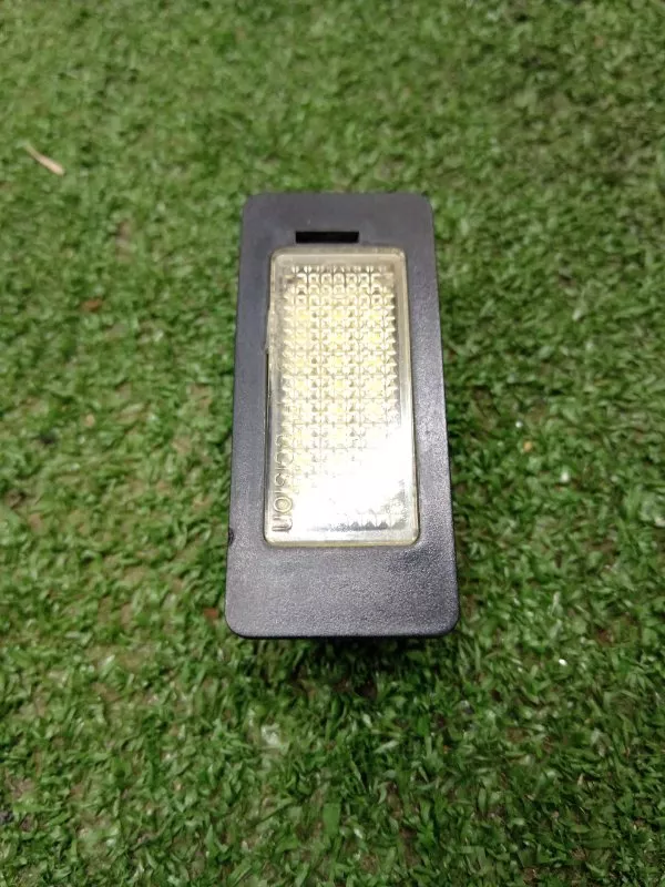 Плафон подсветки багажника