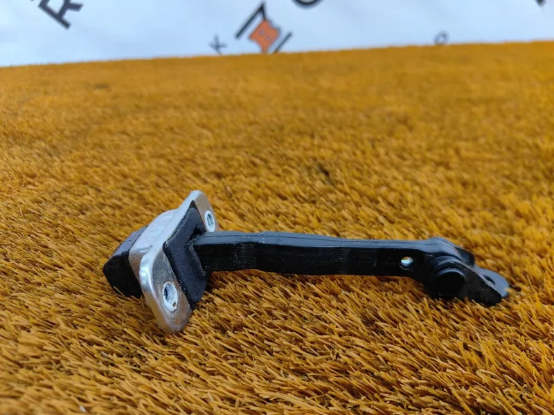 Ограничитель двери