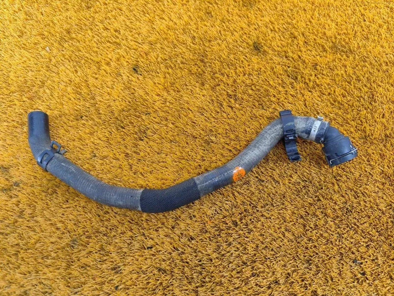 Патрубок радиатора