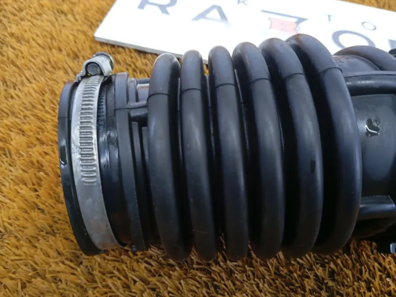 Патрубок воздушного фильтра