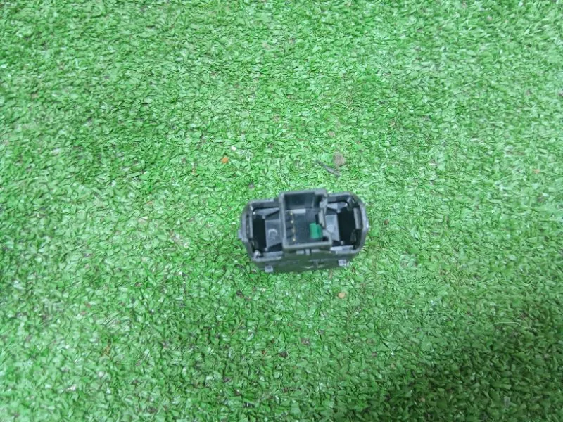 Кнопка стеклоподъемника