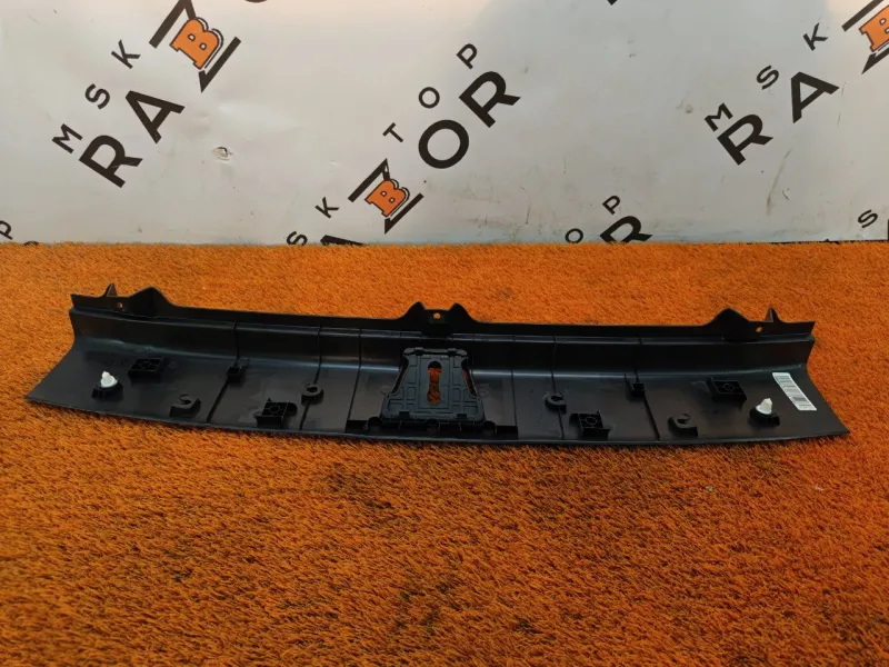 Накладка замка багажника