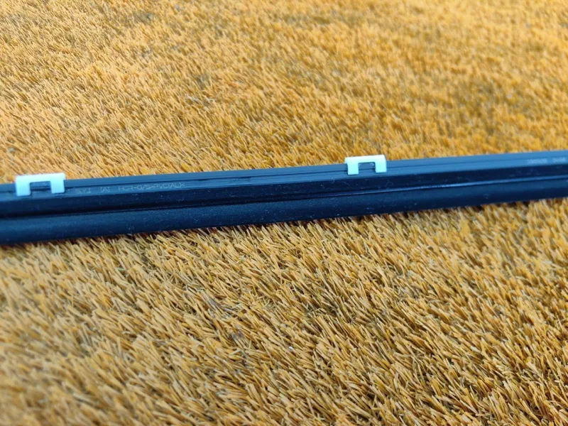 Молдинг стекла