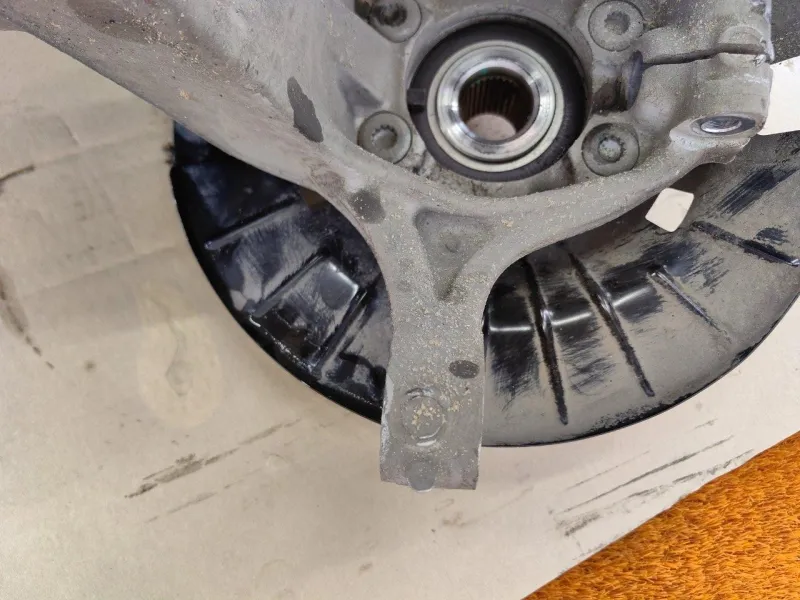 Кулак поворотный