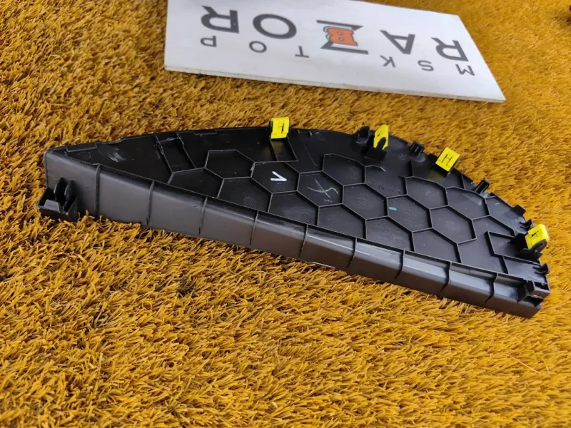 Накладка на торпедо