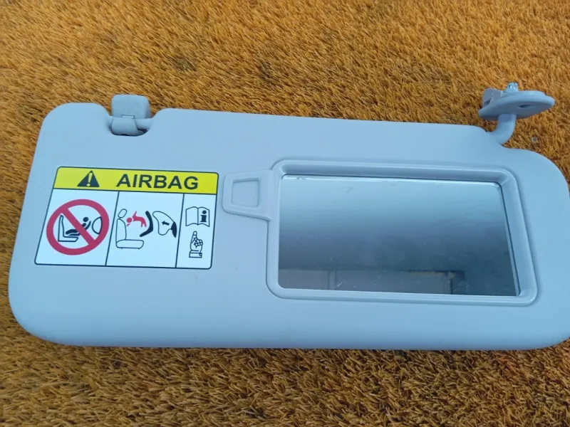 Козырек солнцезащитный