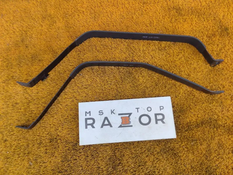 Крепление топливного бака