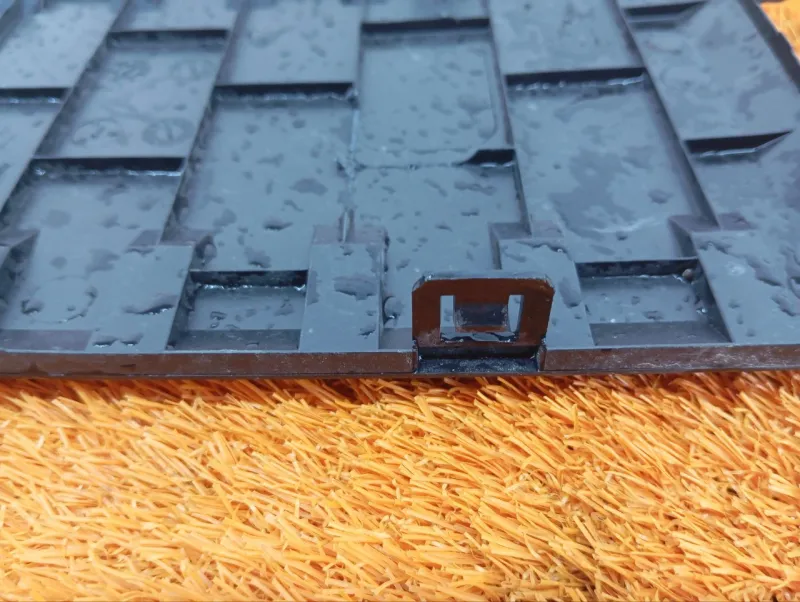 Крышка короба аккумулятора