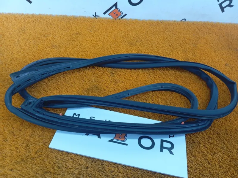 Уплотнитель двери