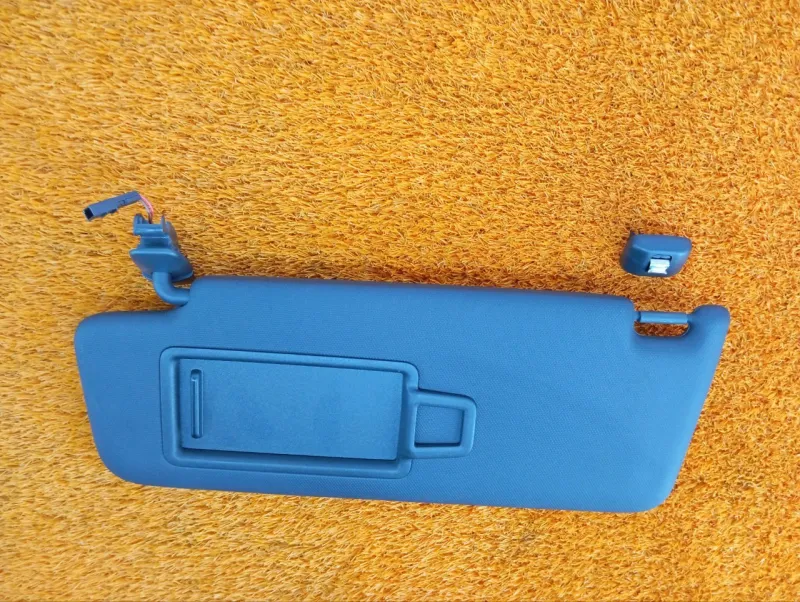 Козырек солнцезащитный