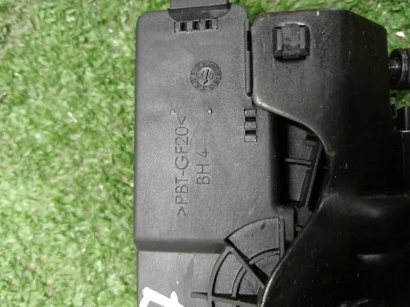 Замок багажника