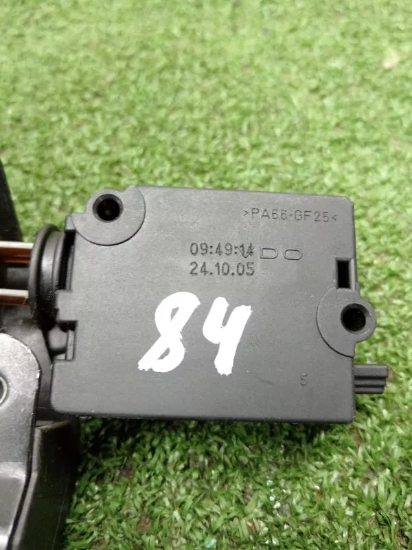 Замок багажника