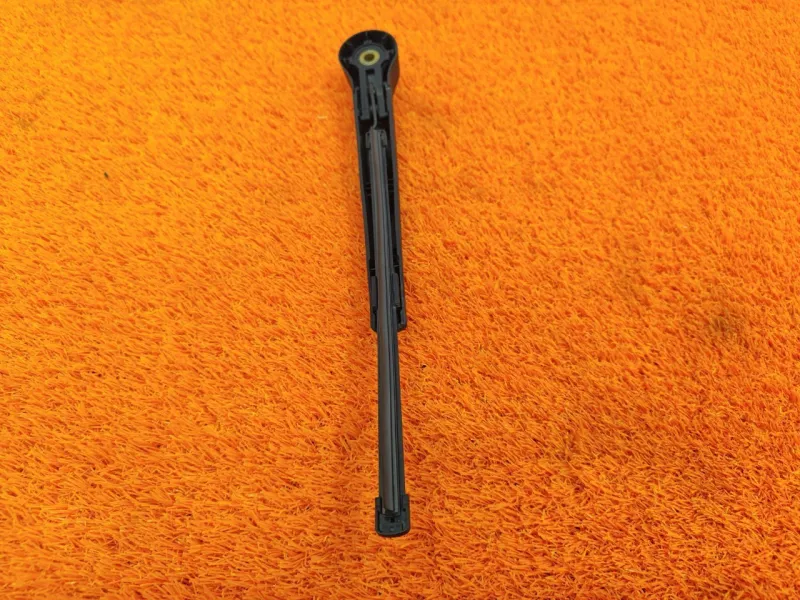 поводок стеклоочистителя