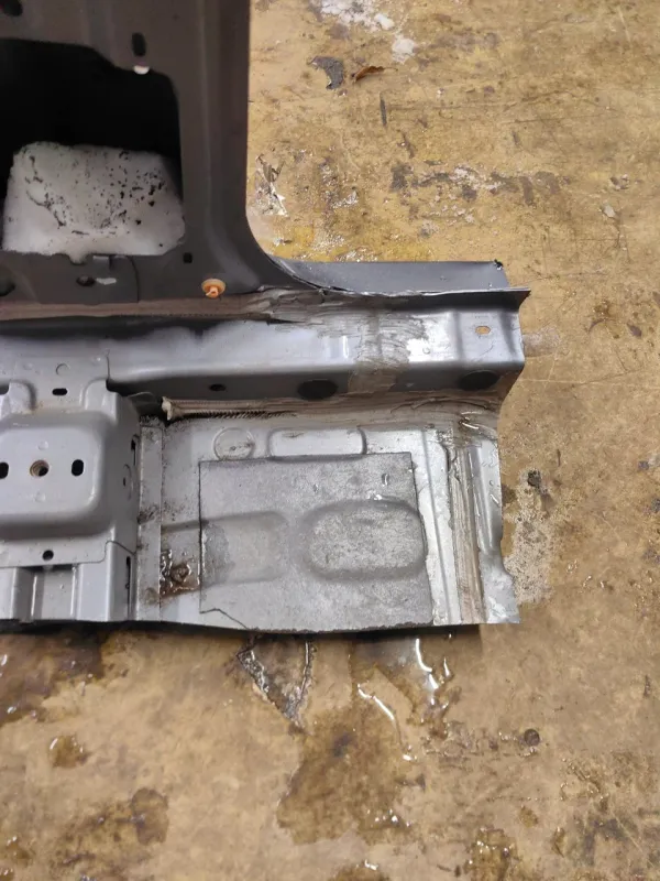 Порог с центральной стойкой Chery Tiggo 4 PRO 2023 502000843AAADYJ SQRE4G15C, правый