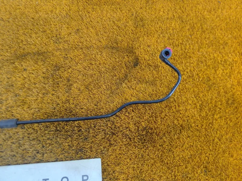 Трубка топливная