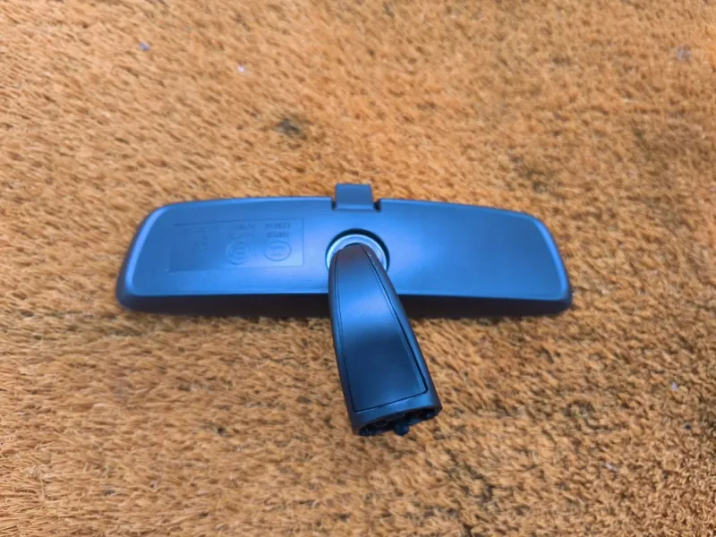 Зеркало заднего вида