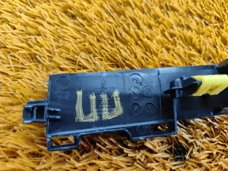 Накладка на торпедо