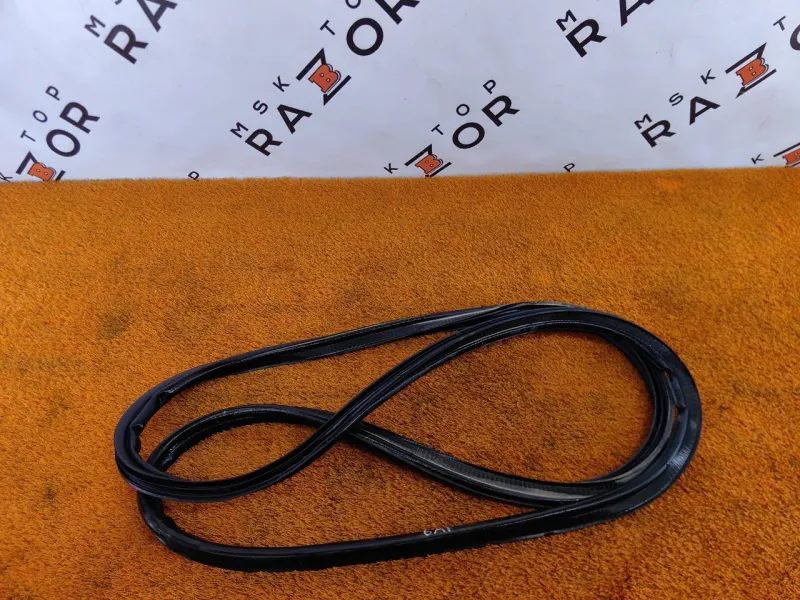 Уплотнитель багажника