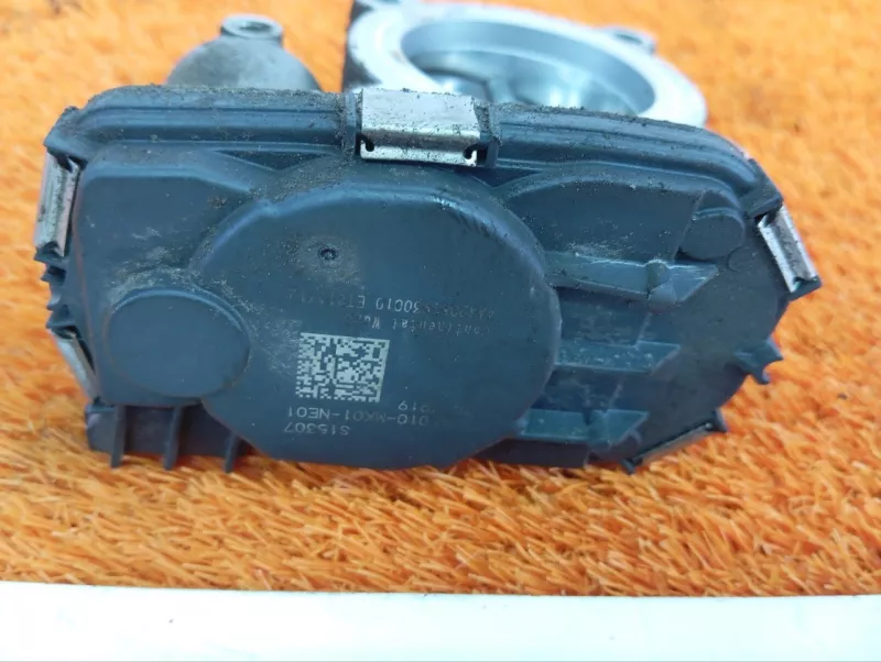 Дроссельная заслонка