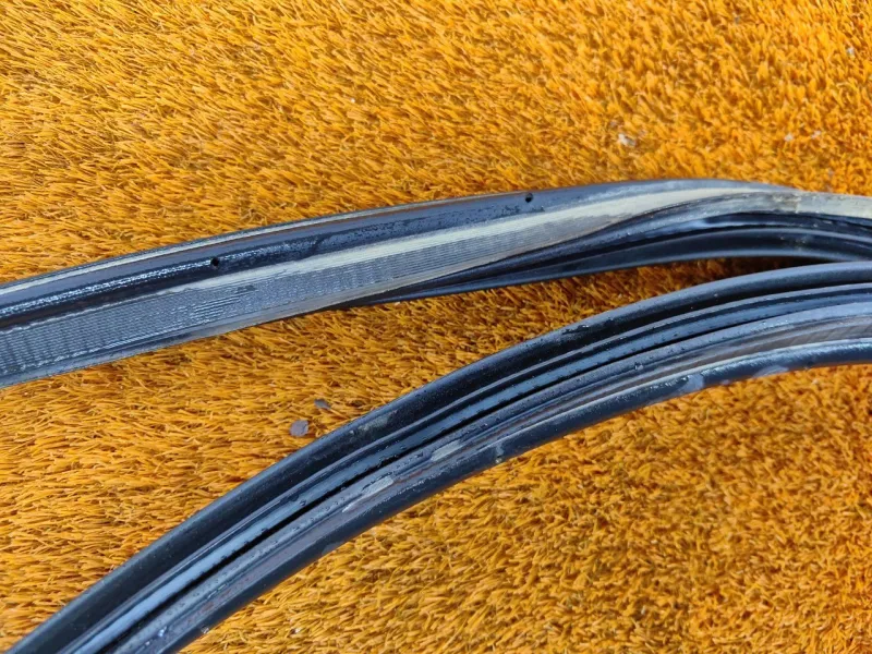 Уплотнитель багажника