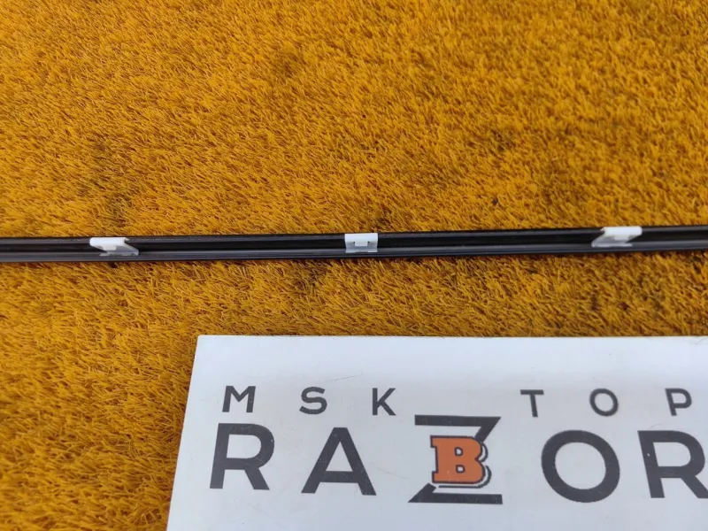 Уплотнитель стекла двери