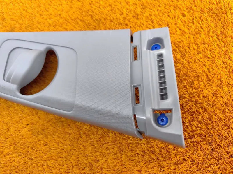 Обшивка центральной стойки