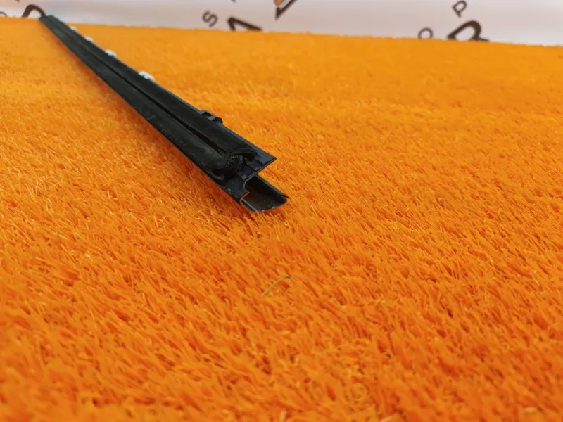 Молдинг стекла